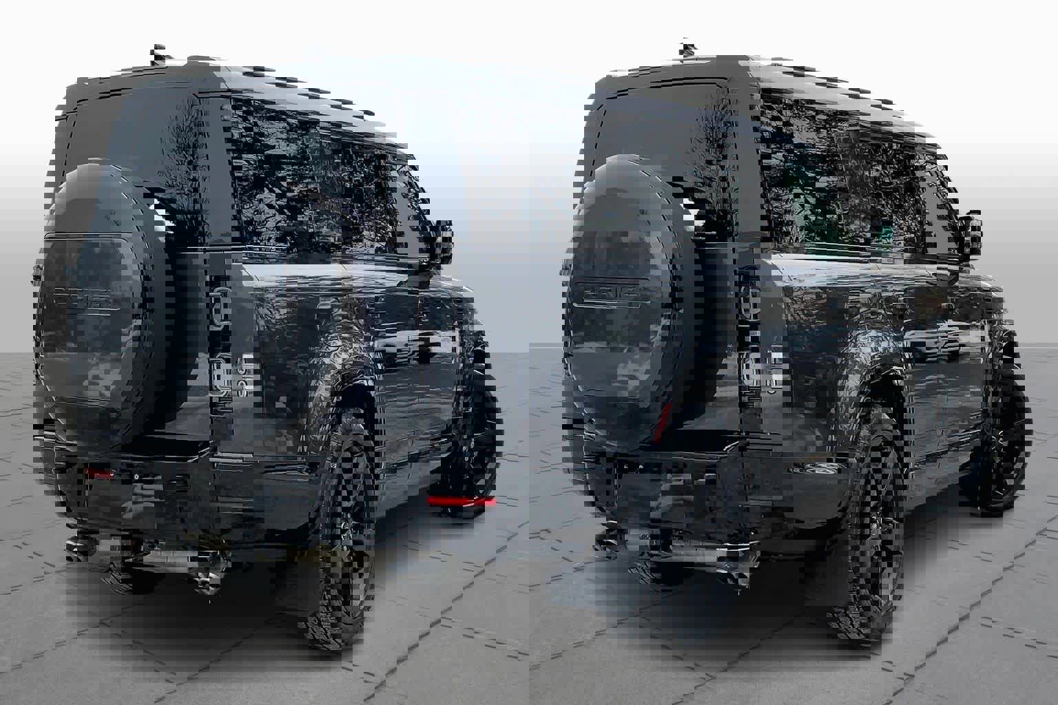 Used 2025 Land Rover Defender 130 V8 image 12