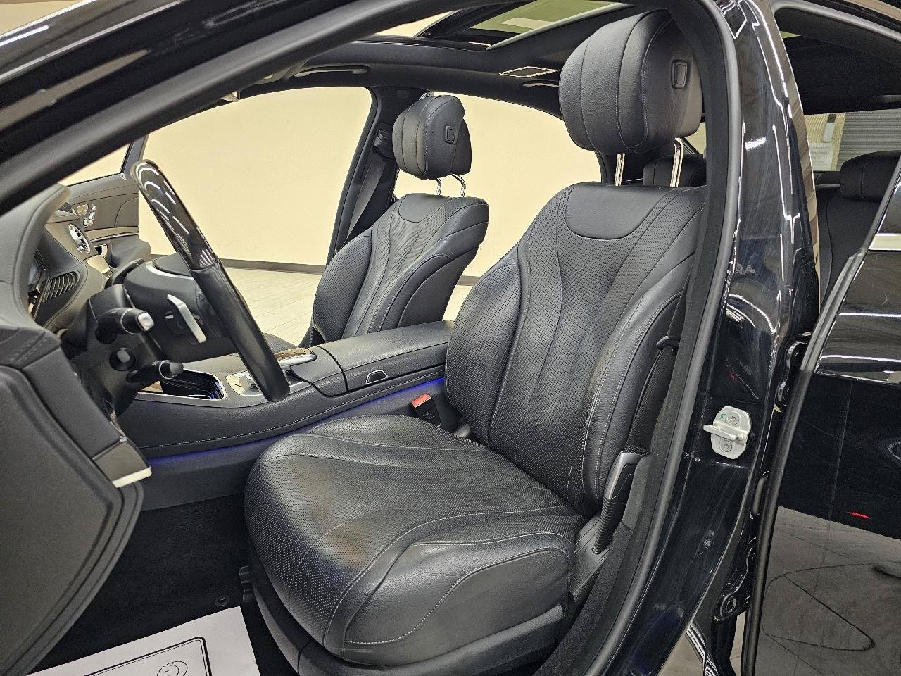 Used 2017 Mercedes-Benz S 550 Sedan image 18