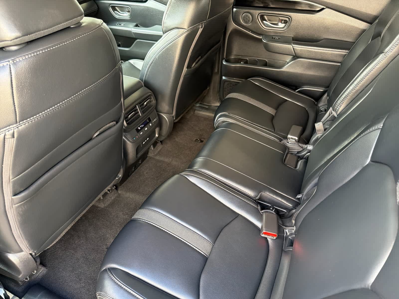 Used 2025 Honda Pilot EX-L image 4