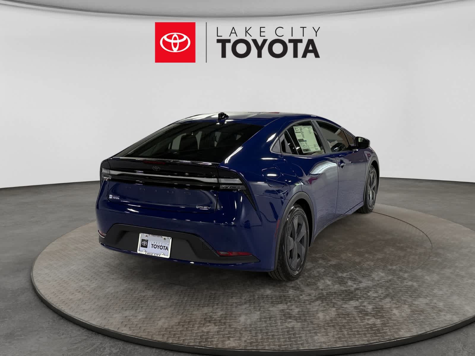New 2027 Toyota Prius Plug-In Hybrid FWD image 6