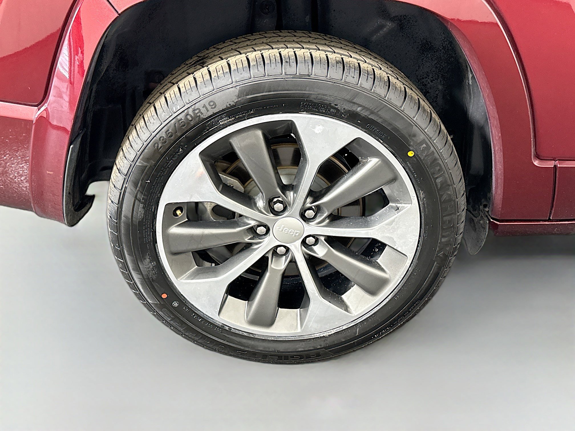 Used 2019 Jeep Cherokee Overland w/ Technology Group image 33