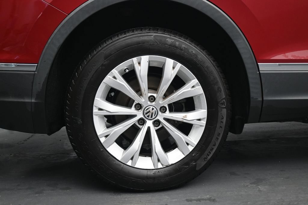 Used 2018 Volkswagen Tiguan SE AWD/4WD image 10