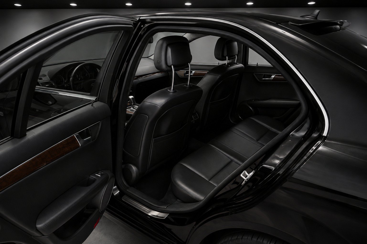 Used 2009 Mercedes-Benz C 350 Sport image 9