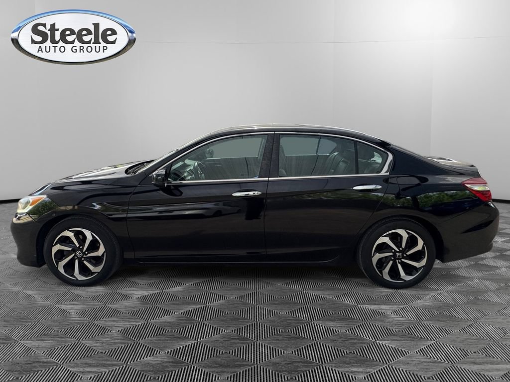 Used 2017 Honda Accord EX-L image 2