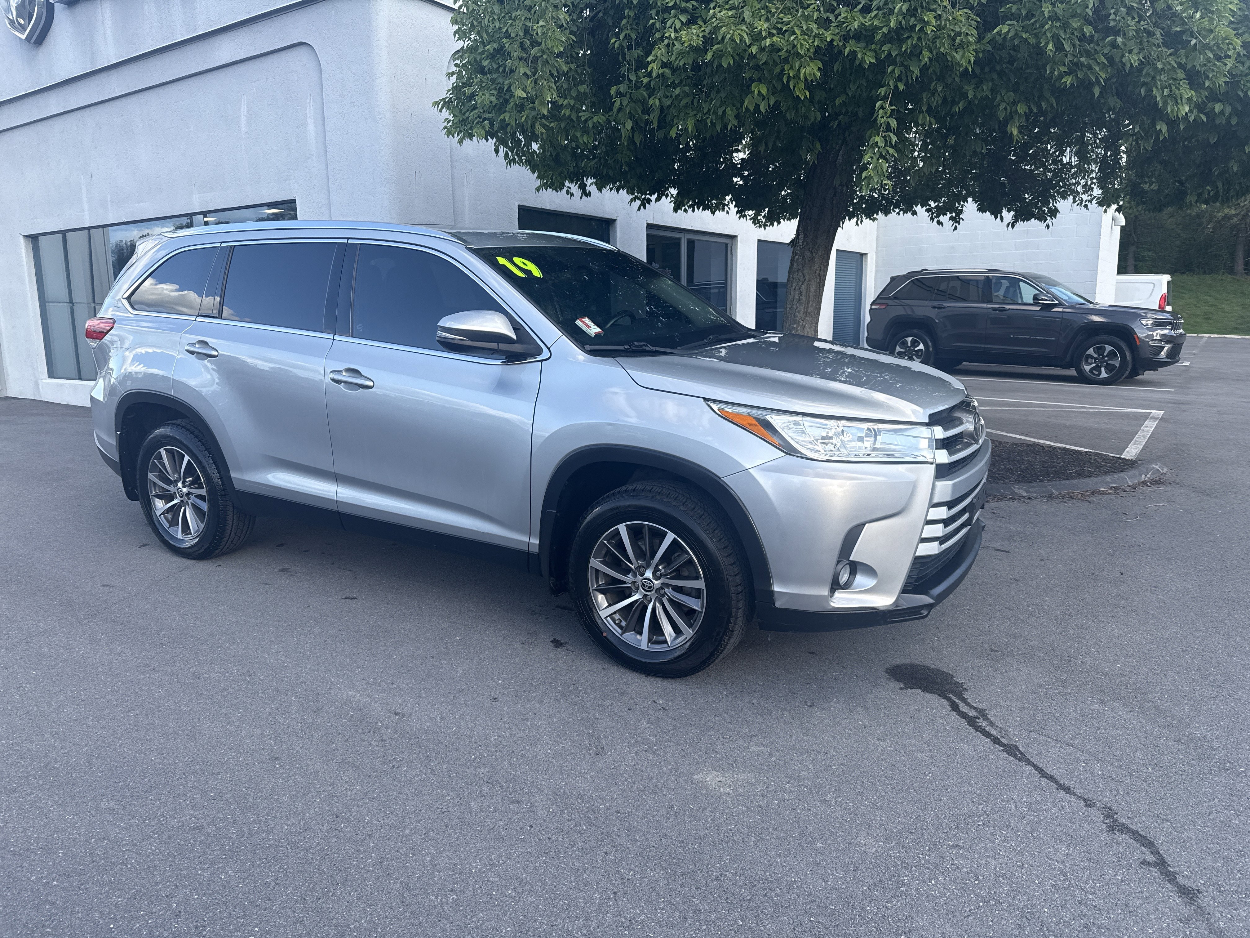 Used 2019 Toyota Highlander XLE