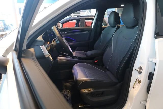 New 2026 Volkswagen Tiguan SEL R-Line image 7