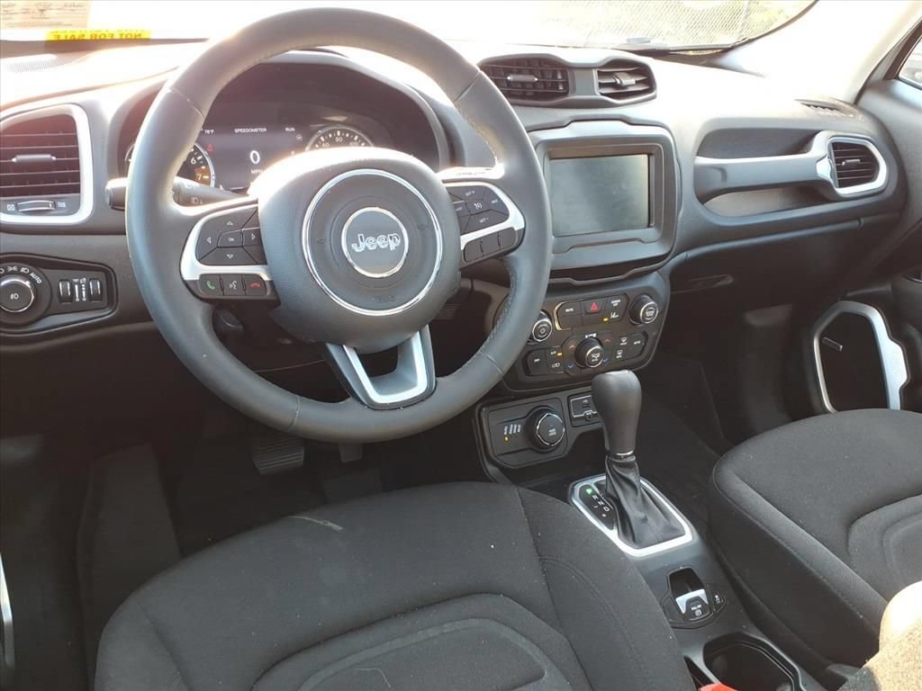Used 2021 Jeep Renegade Latitude w/ Sun & Sound Group AWD/4WD image 8