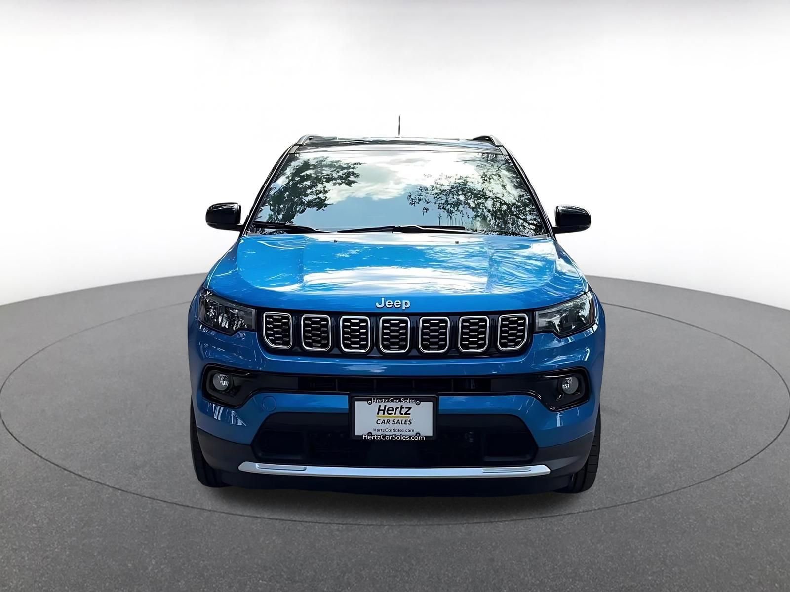 Used 2025 Jeep Compass Limited AWD/4WD image 4
