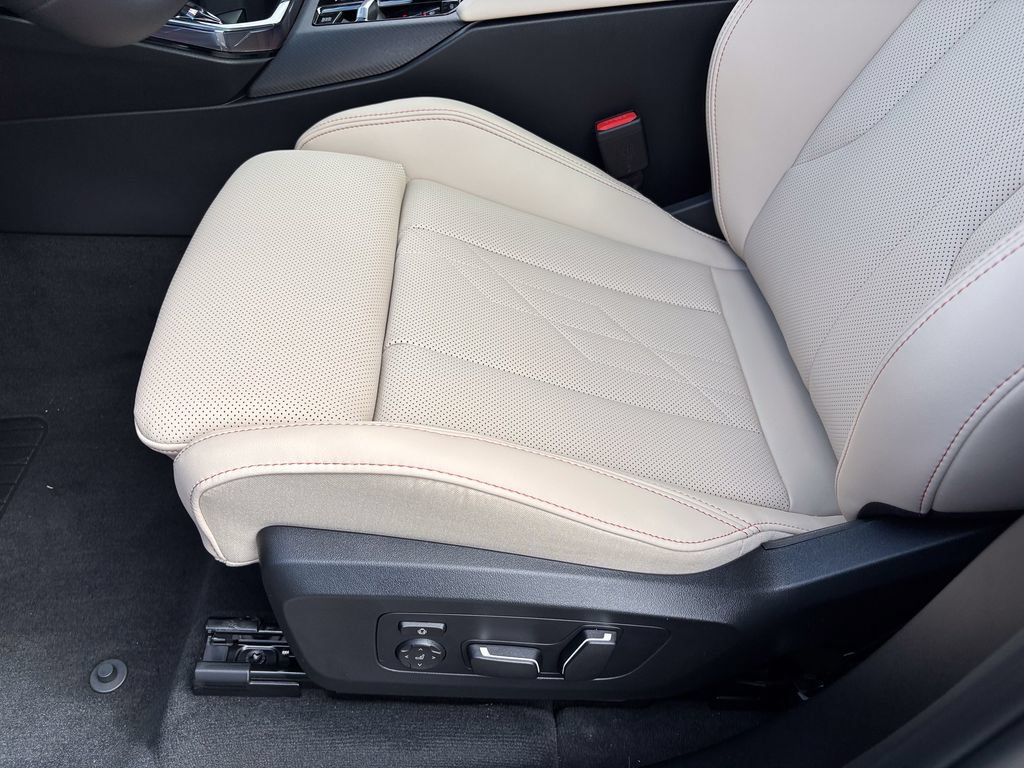 New 2026 BMW X3 xDrive30i w/ Premium Package AWD/4WD image 16