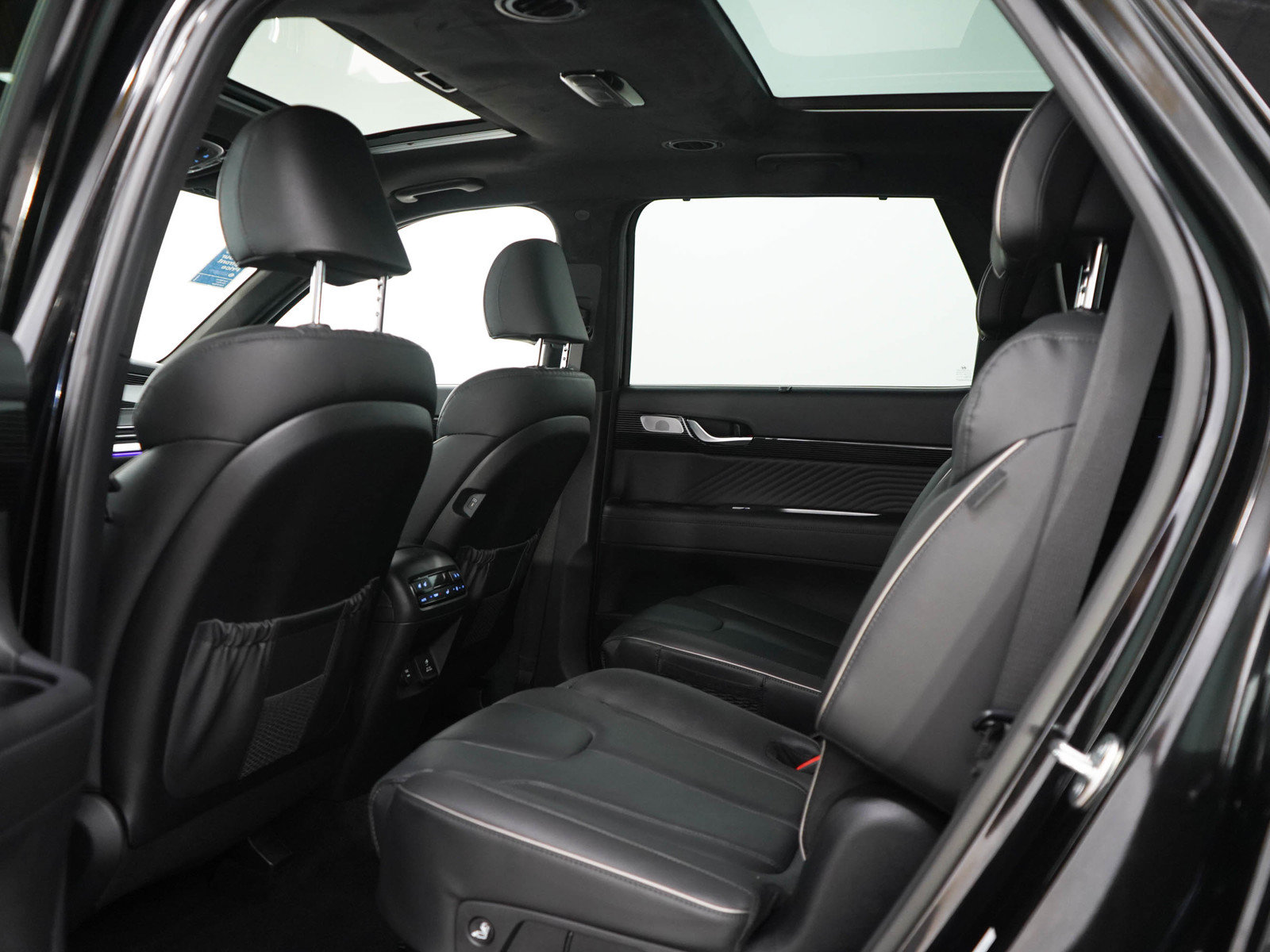 Used 2025 Hyundai Palisade Calligraphy AWD/4WD image 19