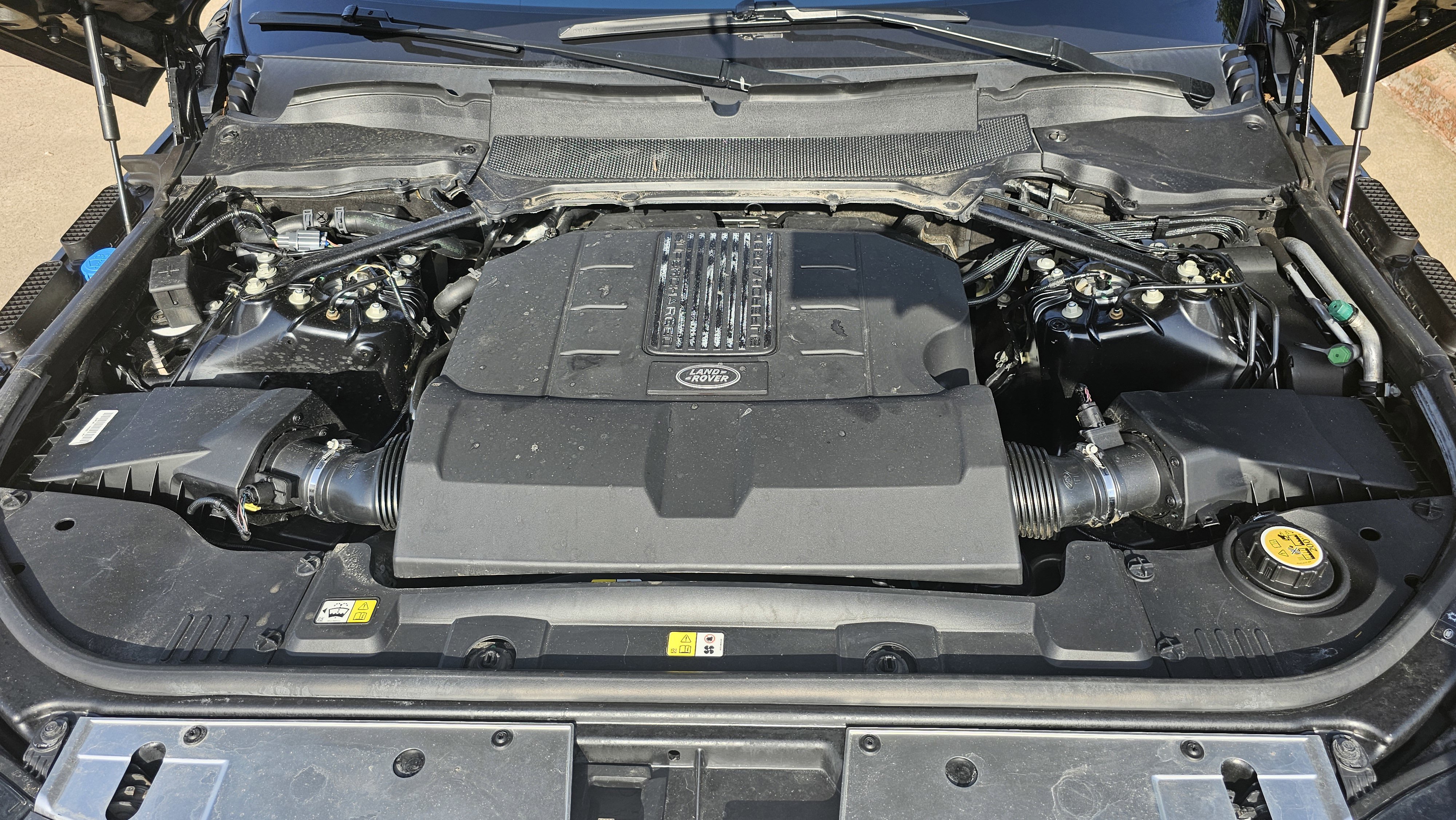 Used 2017 Land Rover Range Rover HSE image 15