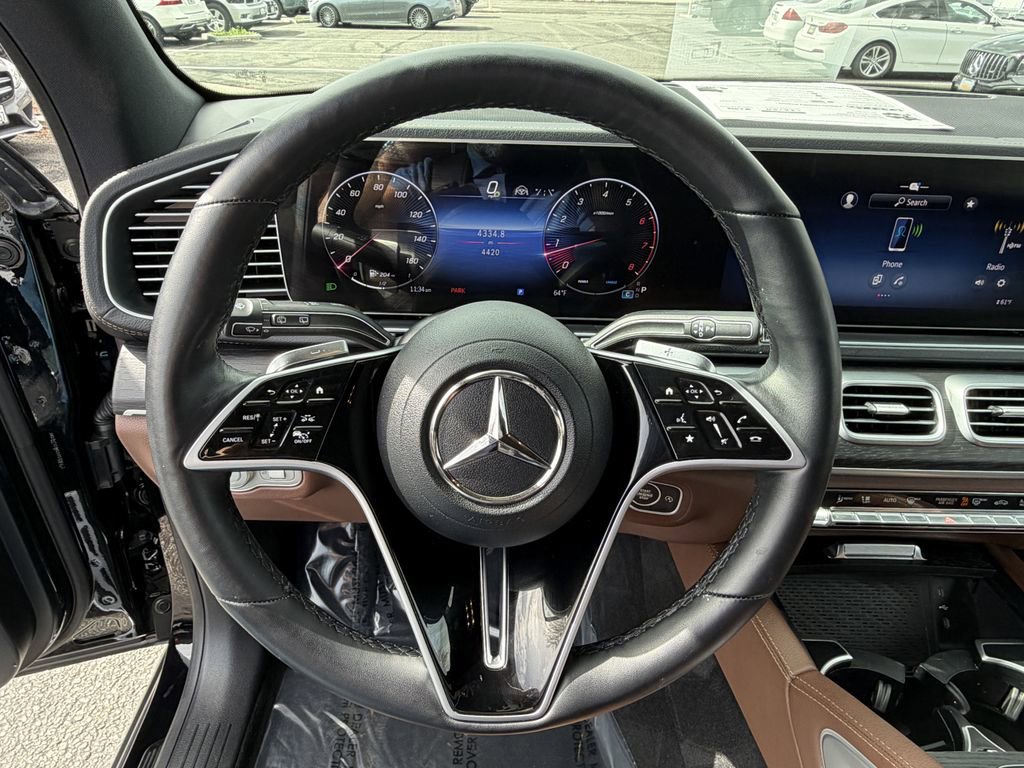 Used 2025 Mercedes-Benz GLS 450 4MATIC image 23