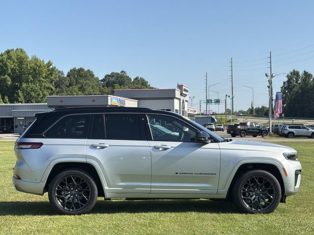 New 2026 Jeep Grand Cherokee Summit w/ Obsidian Package AWD/4WD image 6
