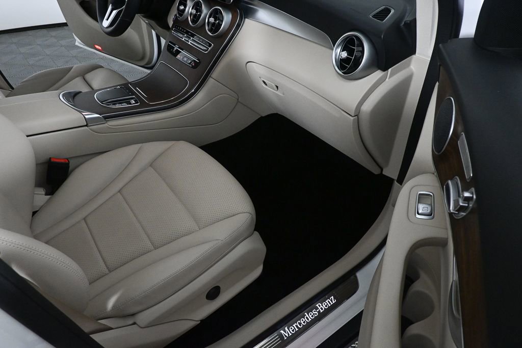 Certified 2022 Mercedes-Benz GLC 300 w/ Premium Package Lite image 22