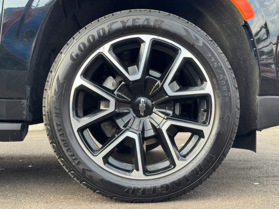 Used 2021 Chevrolet Suburban RST w/ Luxury Package image 18