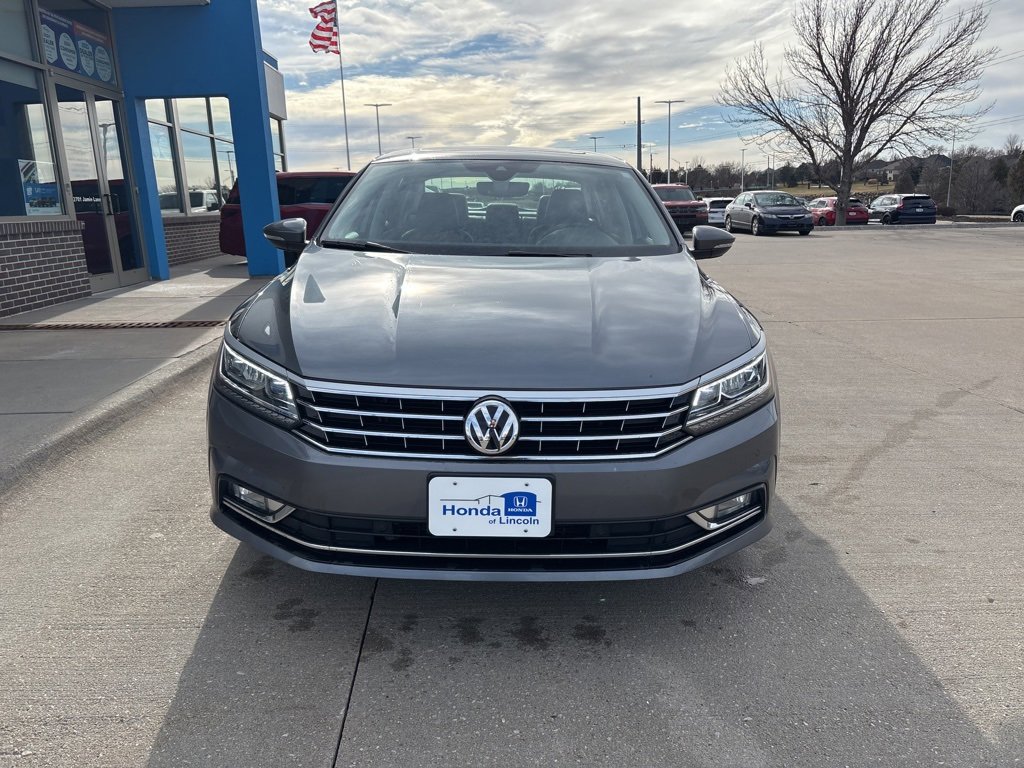 Used 2018 Volkswagen Passat 2.0T SEL Premium image 1