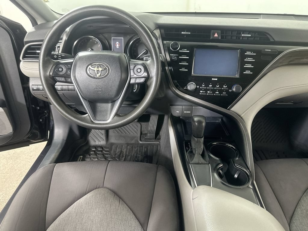 Used 2020 Toyota Camry LE FWD image 17