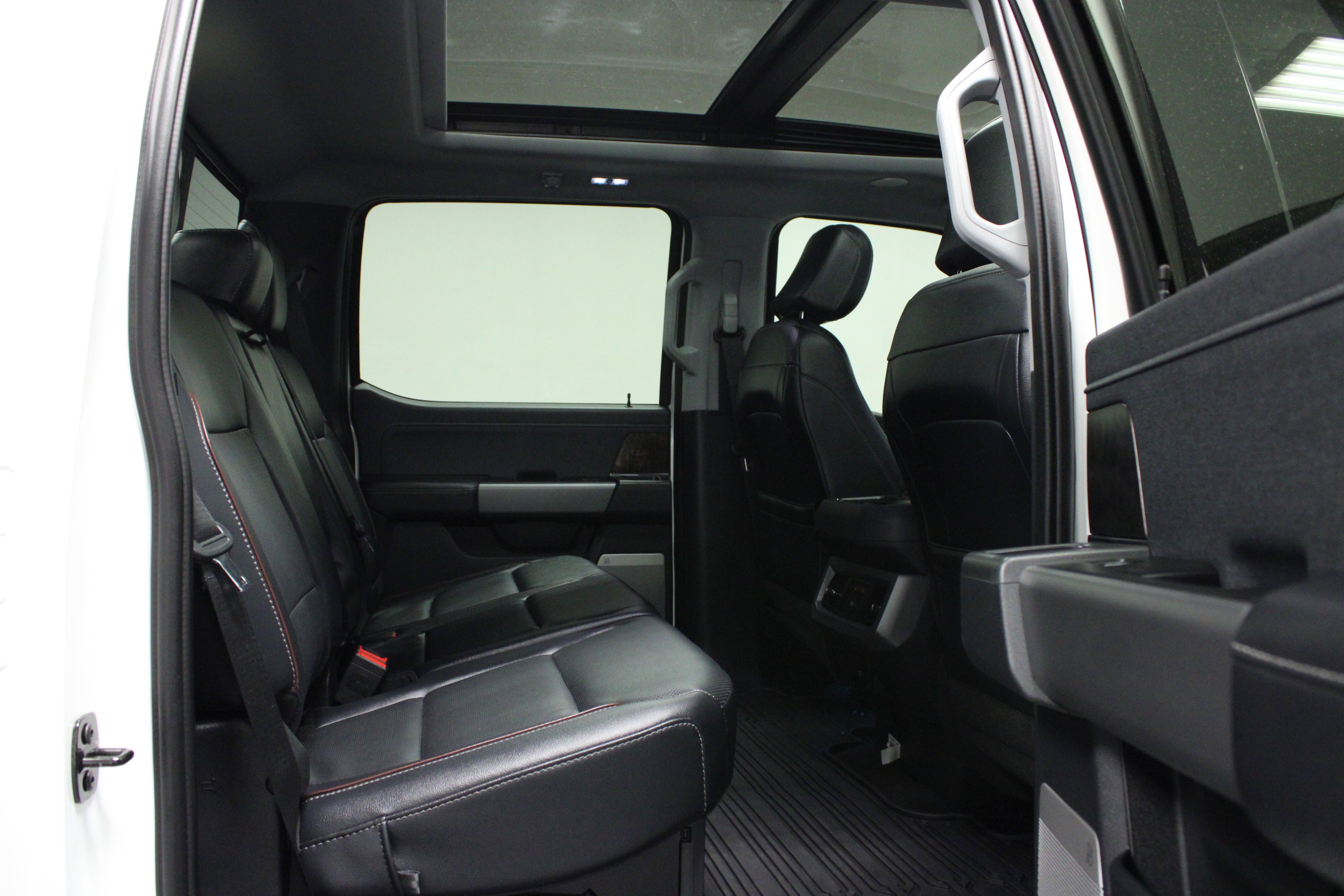 Used 2024 Ford F250 Lariat w/ Lariat Ultimate Package image 15