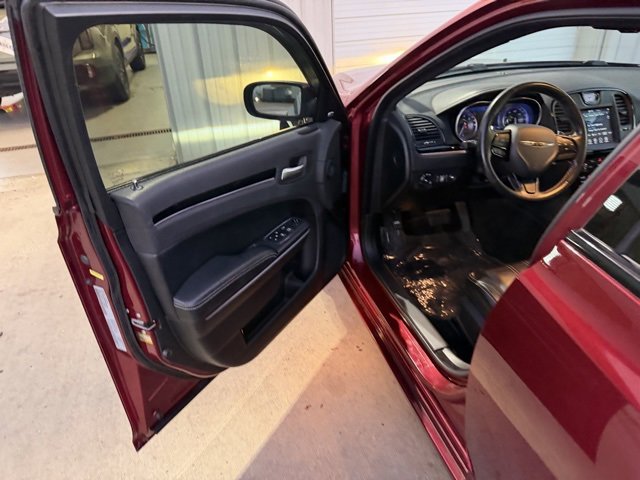 Used 2021 Chrysler 300 S image 17