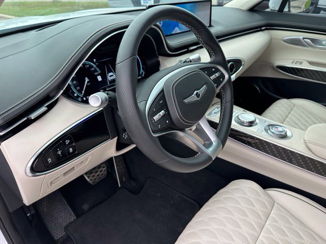 Used 2025 Genesis GV70 3.5T Sport w/ Sport Prestige Package AWD/4WD image 24