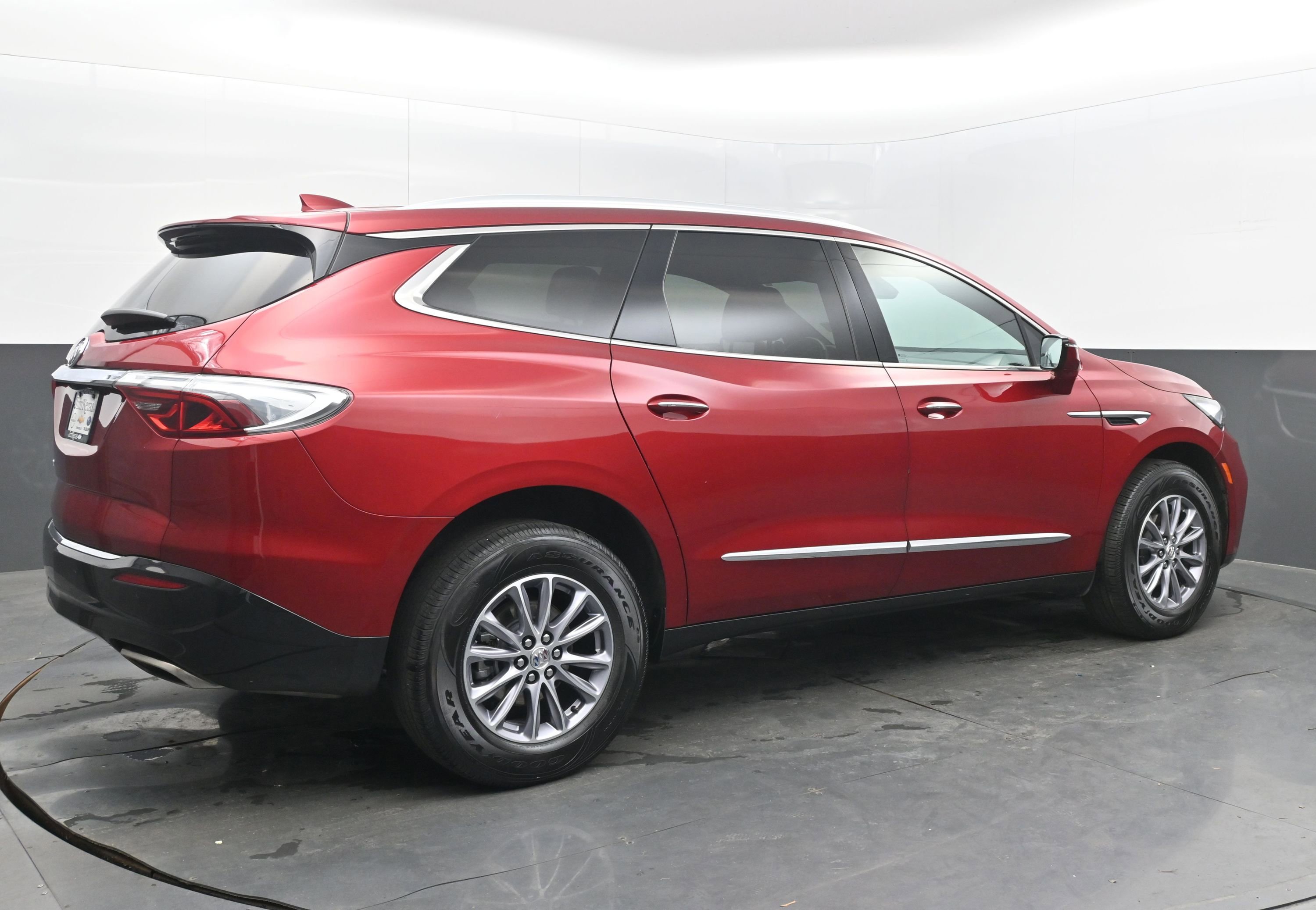 Used 2024 Buick Enclave Premium image 9