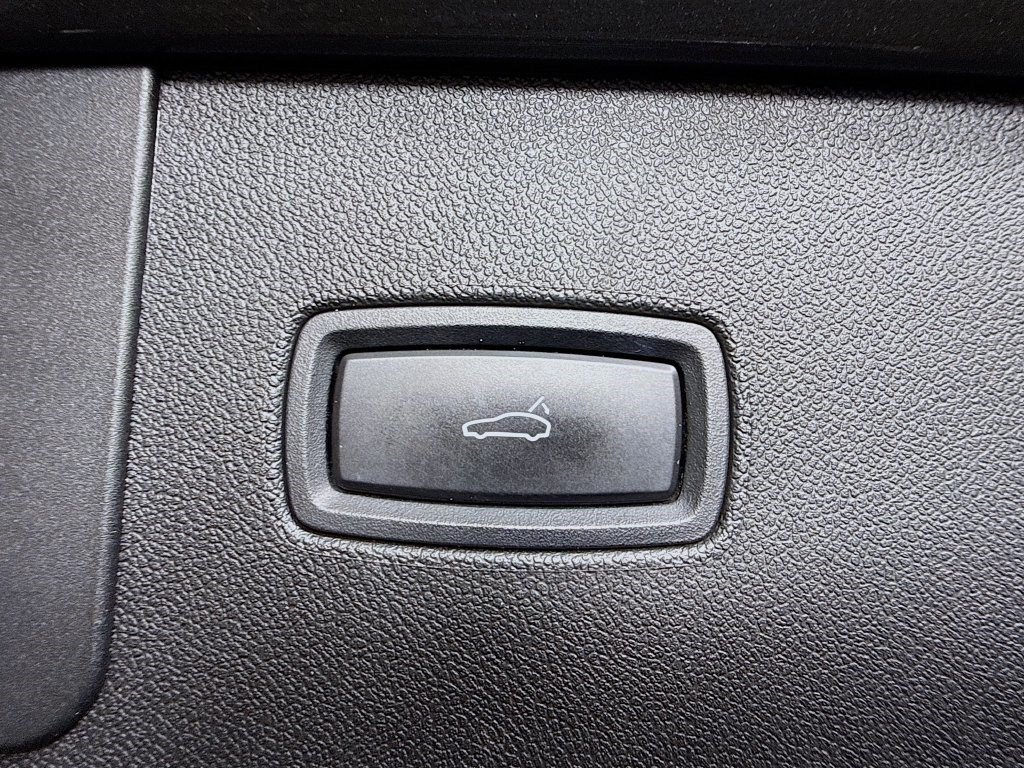Used 2023 Porsche Cayenne AWD/4WD image 40