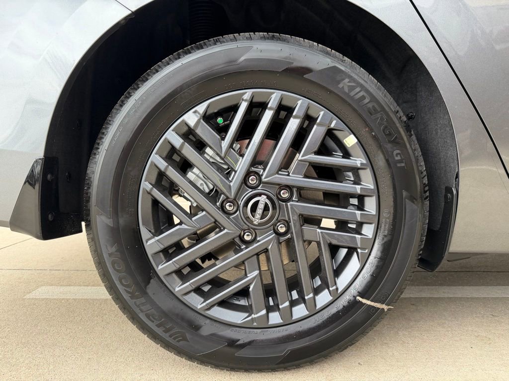 New 2026 Nissan Sentra SV image 29