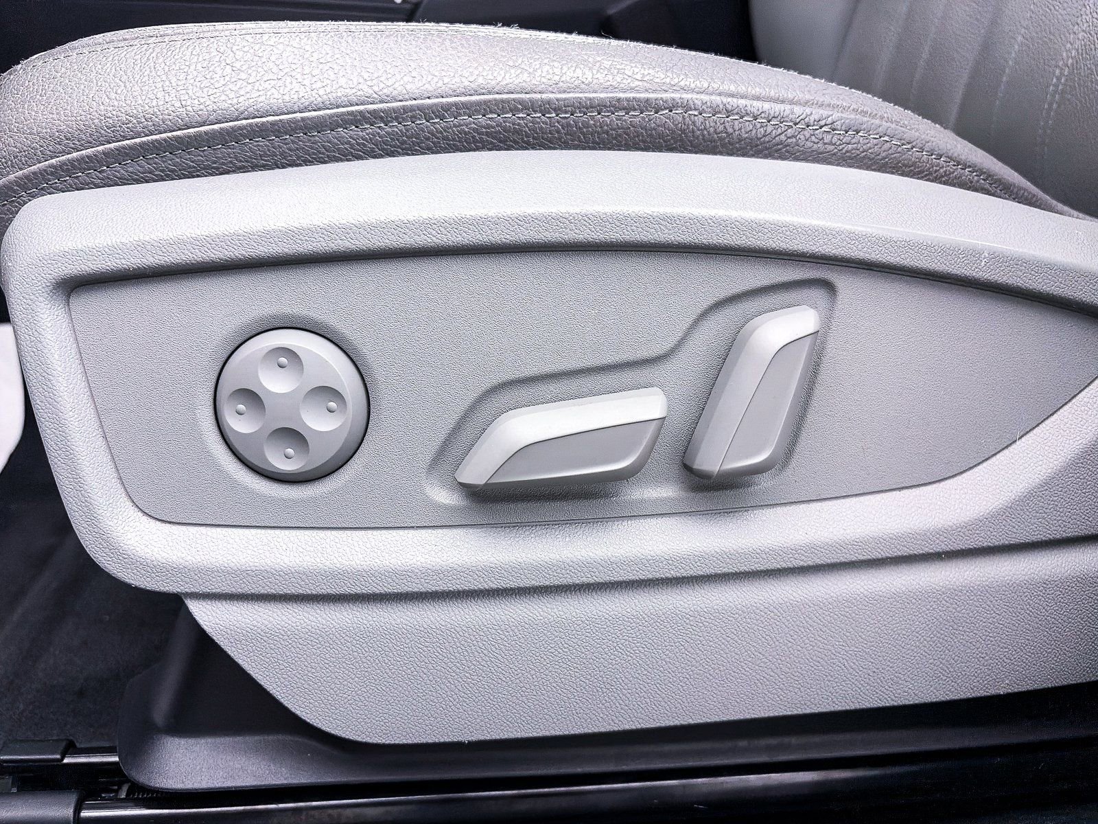 Used 2018 Audi Q5 Prestige w/ Prestige Package image 22