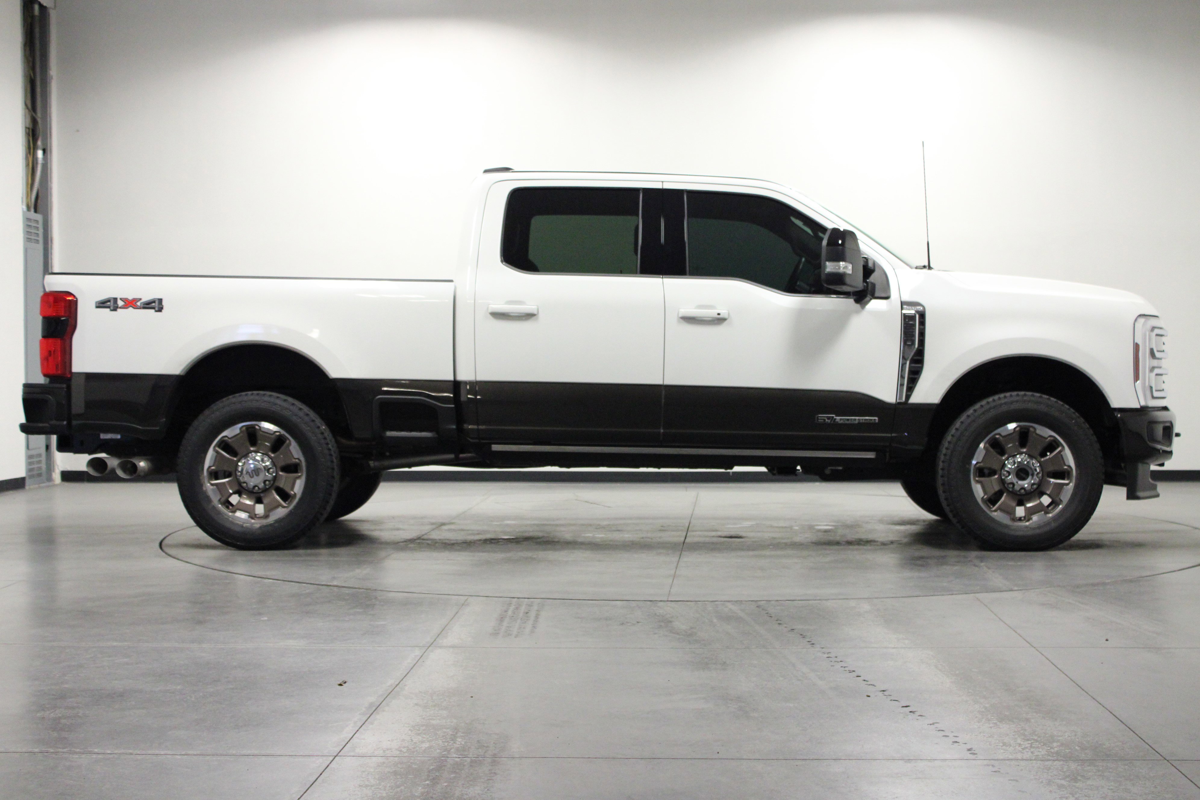Used 2024 Ford F250 King Ranch image 3