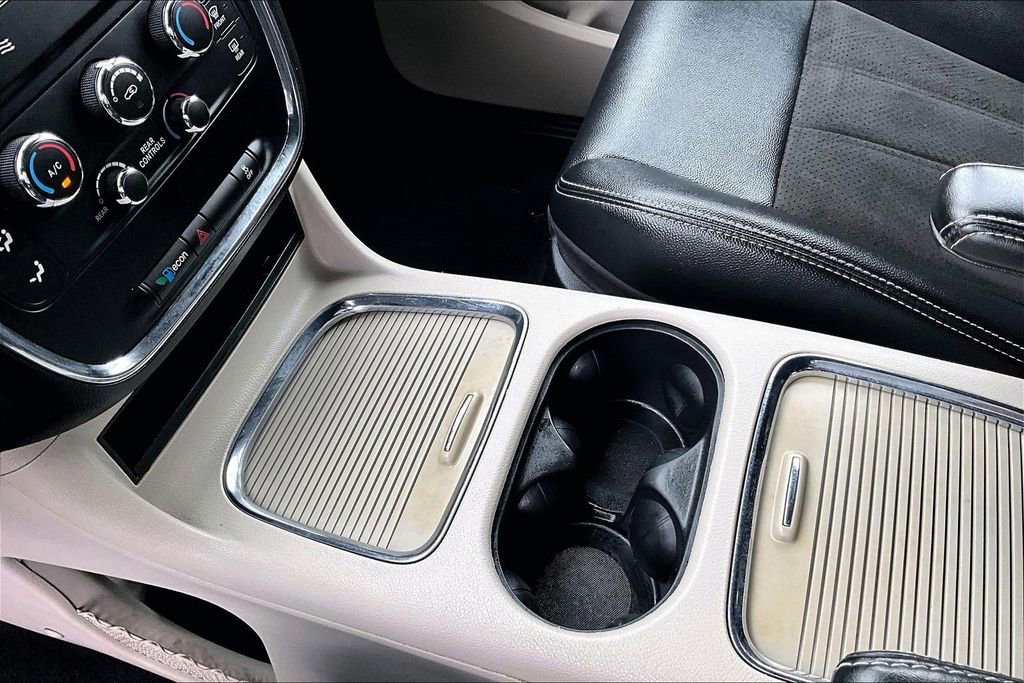 Used 2020 Dodge Grand Caravan SXT image 14