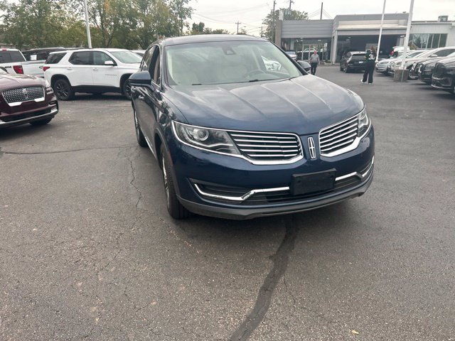 Used 2017 Lincoln MKX Select w/ Select Plus Package FWD image 3