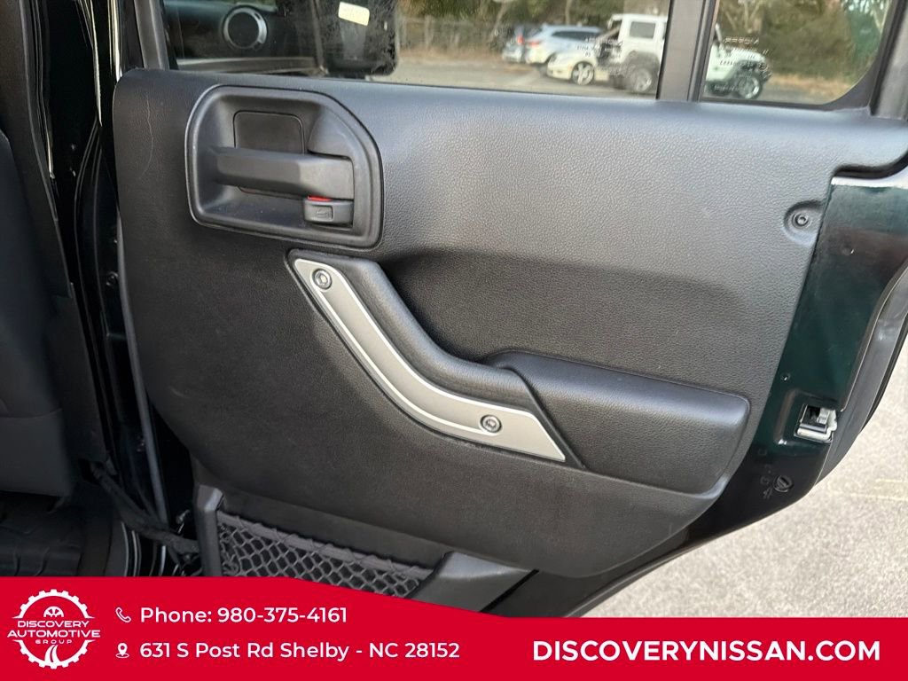 Used 2016 Jeep Wrangler Unlimited Sahara image 30