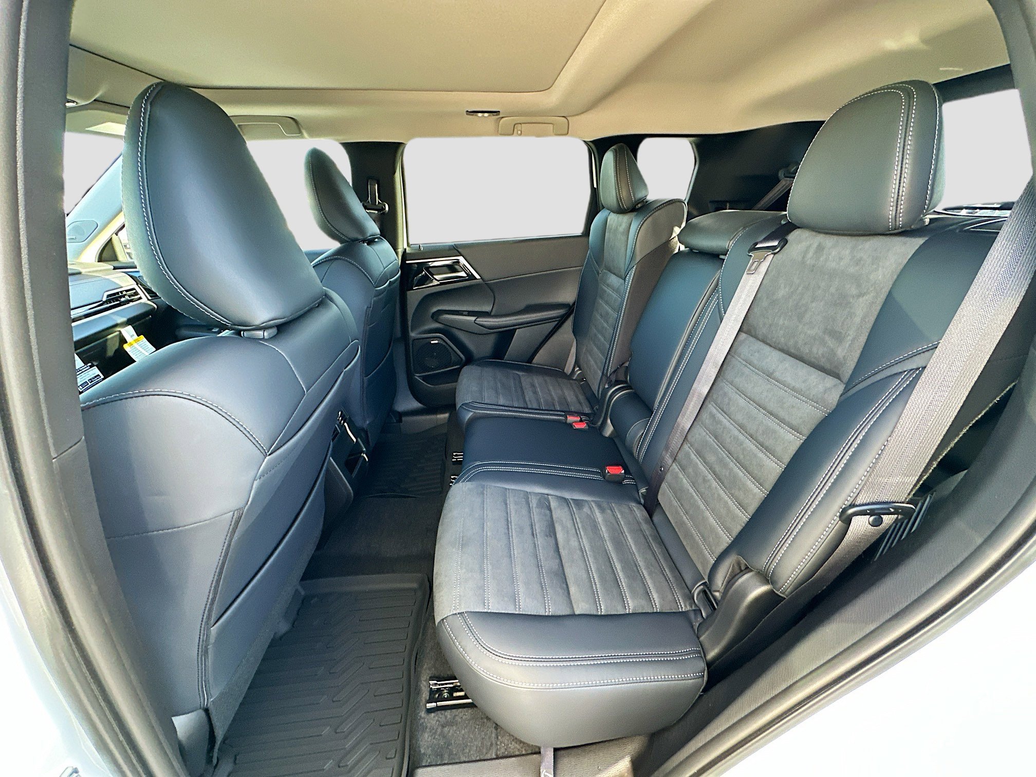 New 2026 Mitsubishi Outlander Trail Edition image 17