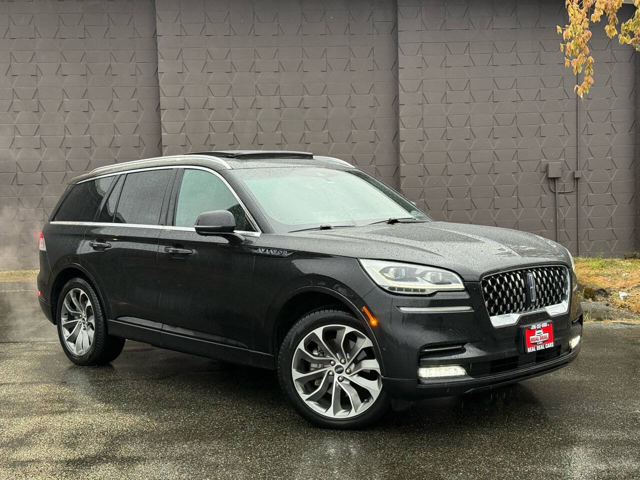 Used 2022 Lincoln Aviator Grand Touring w/ Equipment Group 301A AWD/4WD image 3