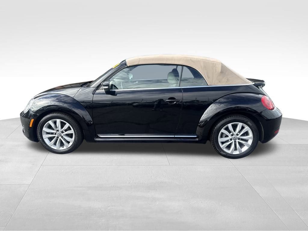 Used 2014 Volkswagen Beetle TDI image 2