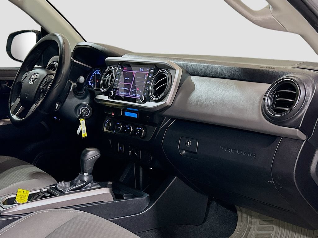 Used 2022 Toyota Tacoma SR5 AWD/4WD image 24