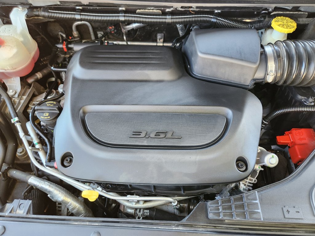 Used 2023 Chrysler Pacifica Touring-L FWD image 20