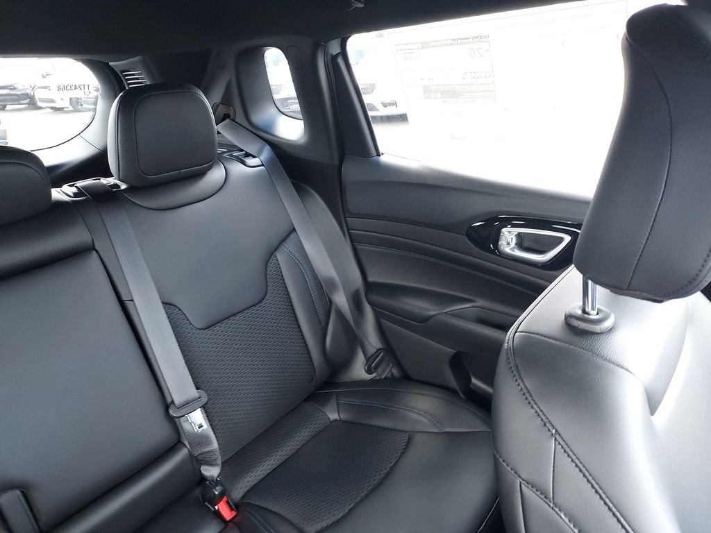 New 2026 Jeep Compass Latitude AWD/4WD image 14