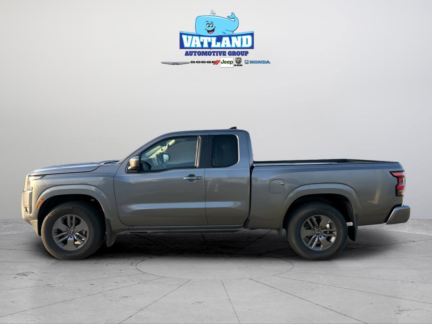 Used 2025 Nissan Frontier SV w/ SV Convenience Package image 2