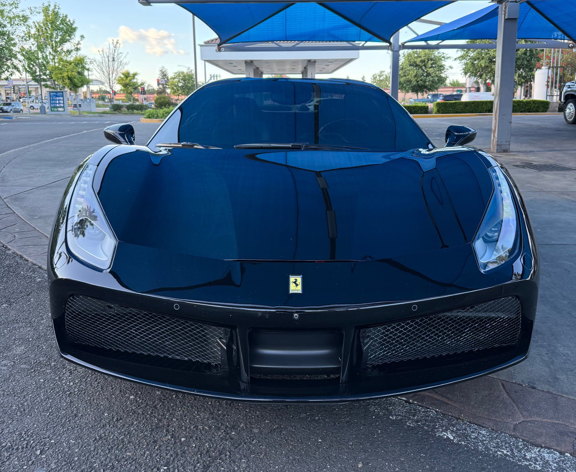 Used 2018 Ferrari 488 Spider RWD image 9