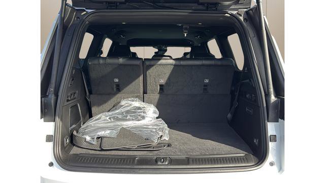 New 2026 Jeep Grand Wagoneer Limited w/ Rear Seat Video Group I image 14