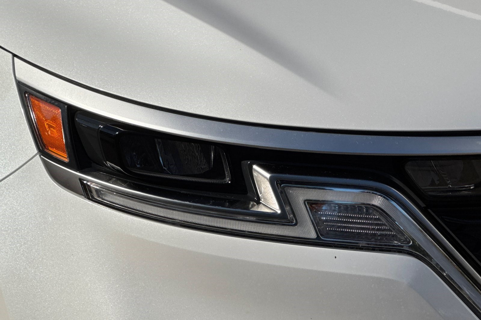 Used 2024 Kia Carnival EX FWD image 12