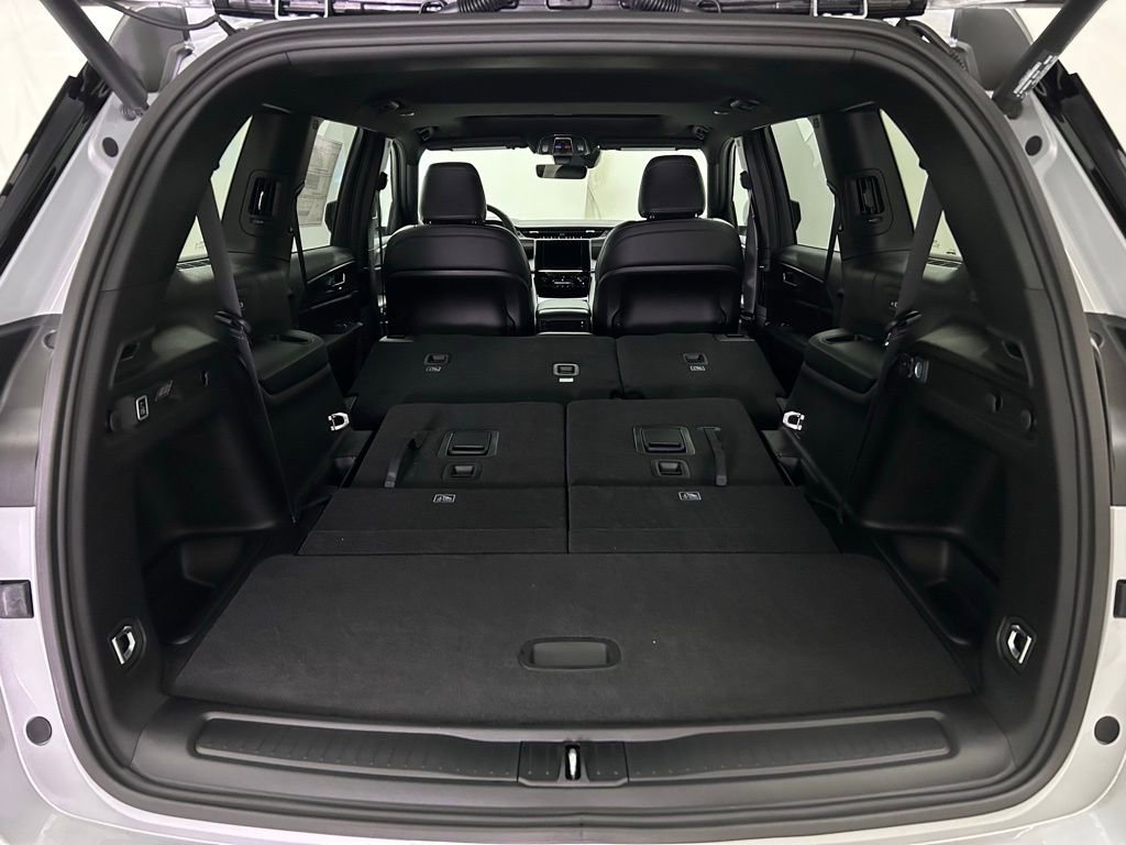 New 2025 Jeep Grand Cherokee L Altitude image 14