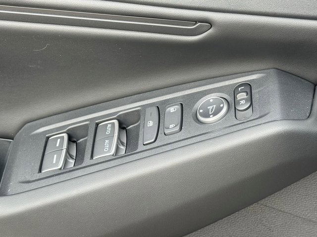 Certified 2025 Honda Accord SE image 29