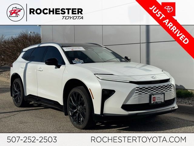 Used 2025 Toyota Crown Signia image 1