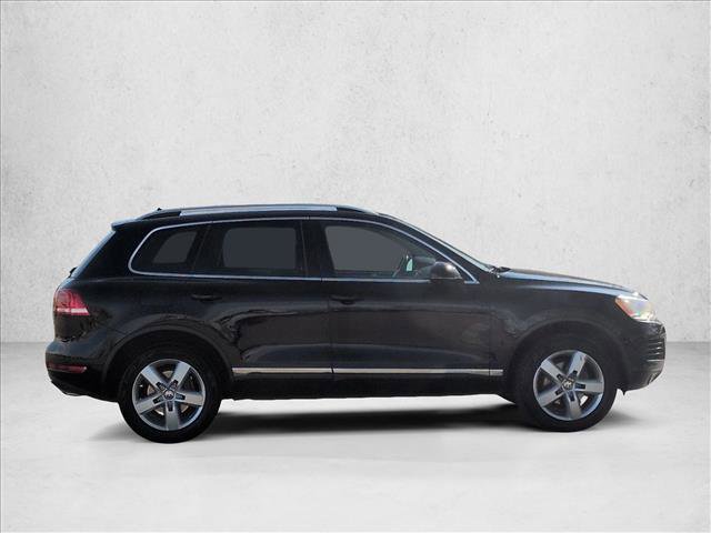 Used 2014 Volkswagen Touareg Lux image 4