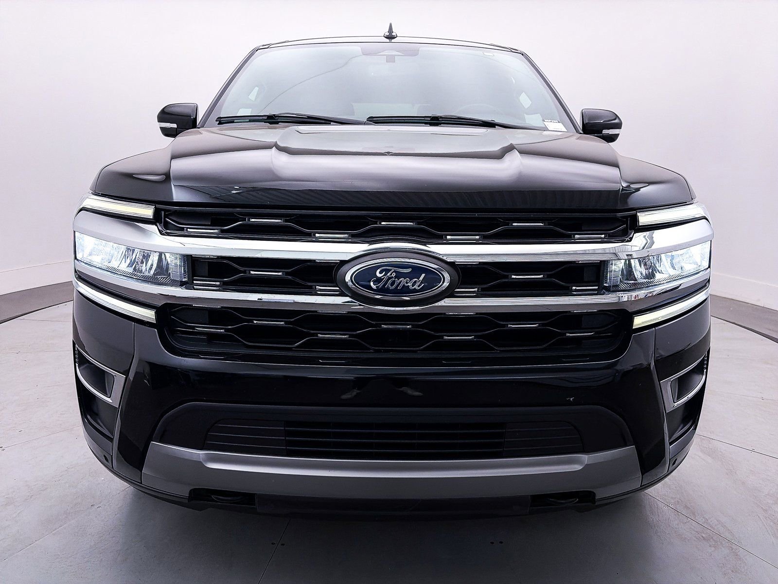 Used 2023 Ford Expedition Limited image 12