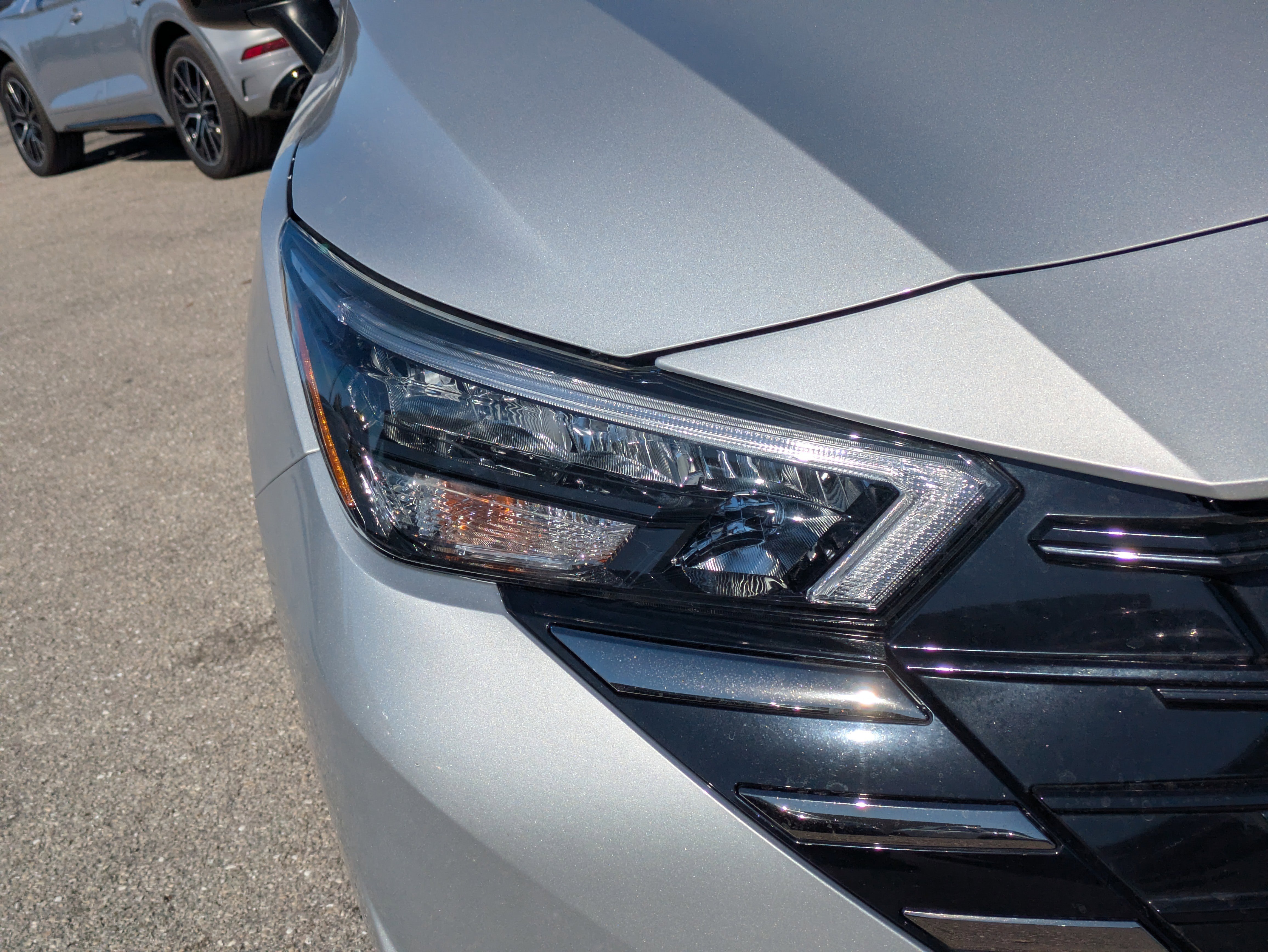 Used 2023 Nissan Versa SR w/ Trunk Package image 10