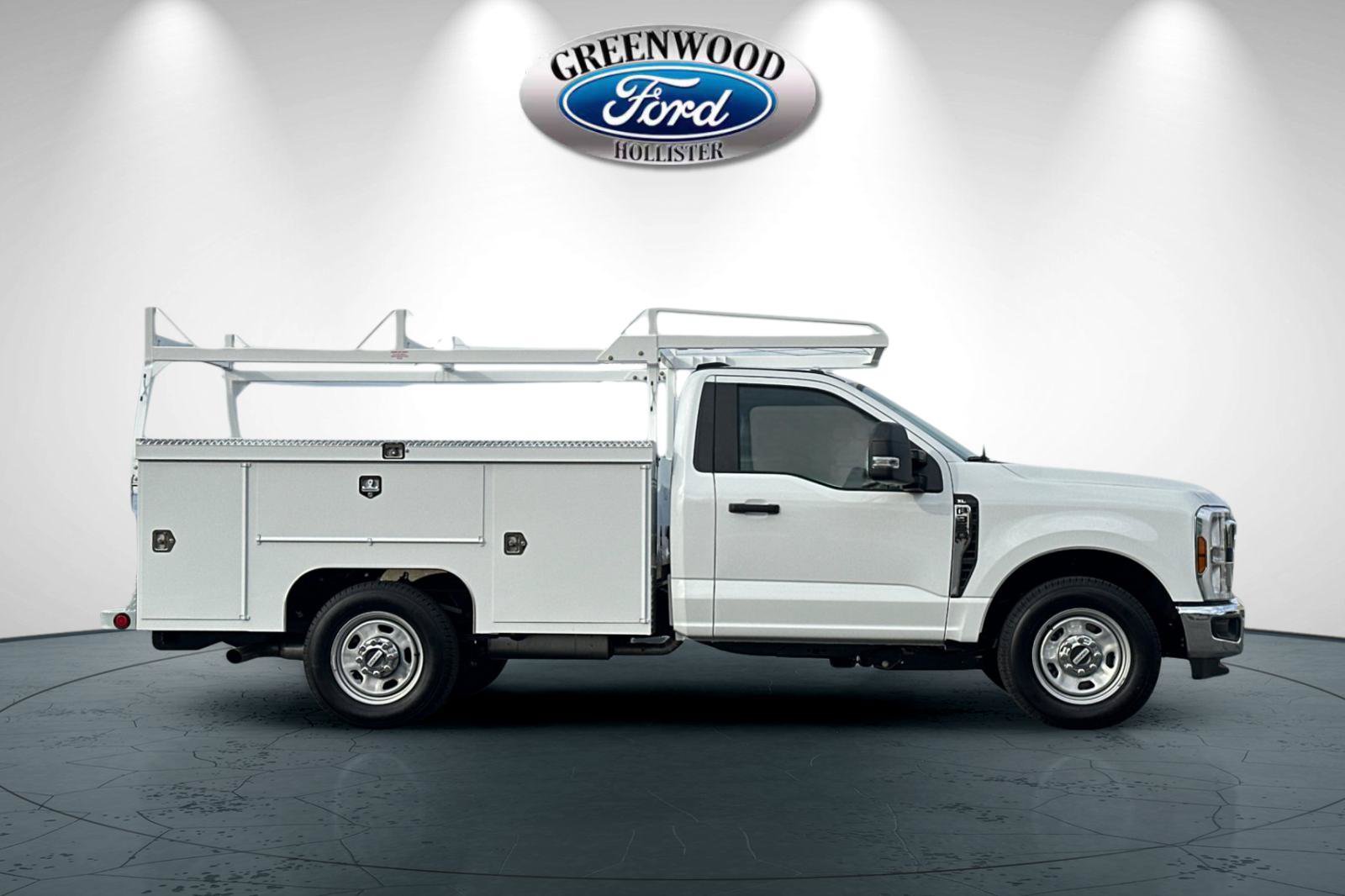 New 2026 Ford F350 XL w/ XL Chrome Package RWD image 3