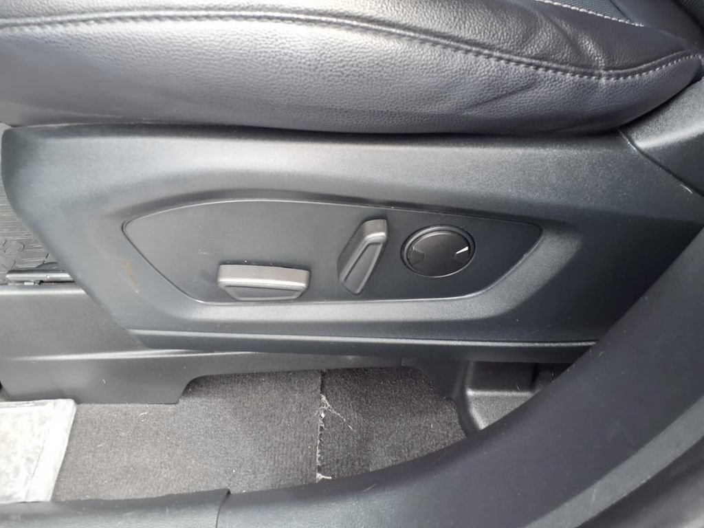 Used 2022 Ford Explorer Limited AWD/4WD image 21